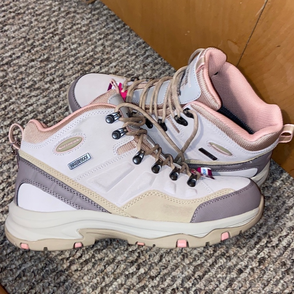 Hiking shoes, Never worn!